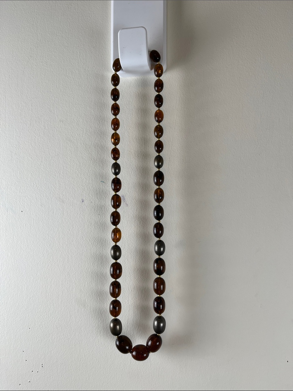 Vintage Avon Brown Root Beer Lucite Oval Bead Faux Amber Neckalce Turtle Bay 23"